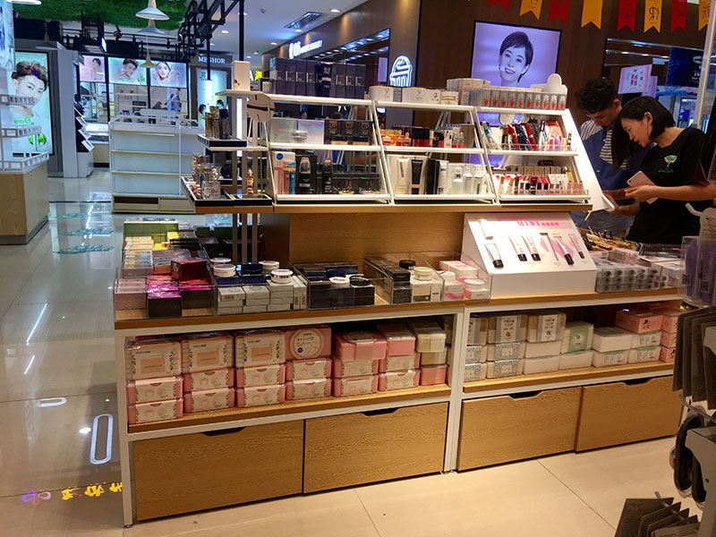 常德精品展示架,名創(chuàng)展示架,nome北歐風(fēng)展示架
