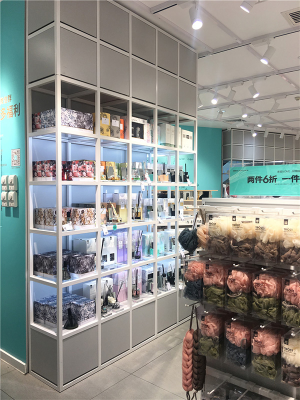 貨架批發(fā)廠分享定制飾品店貨架的基本流程
