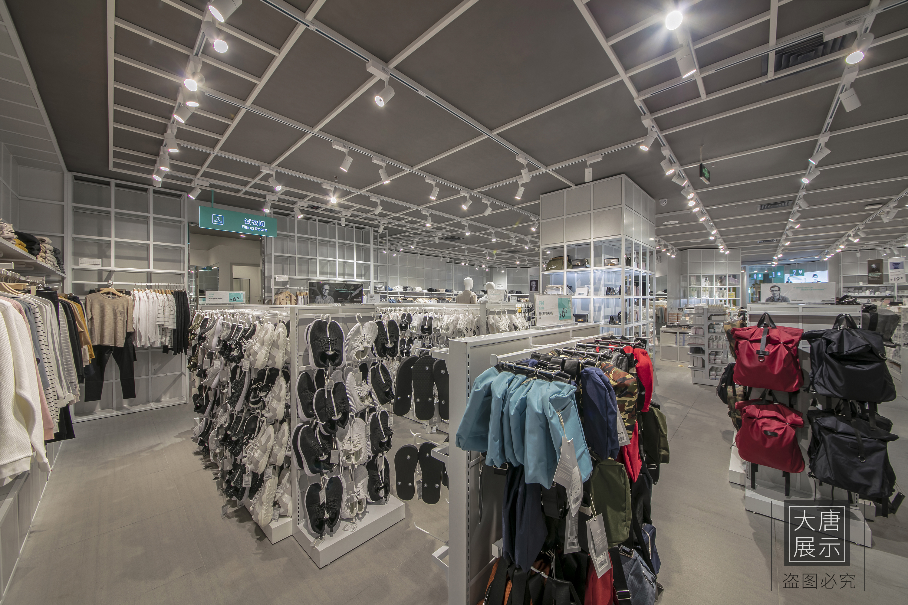 肇慶開家精品店如何選購精品店貨架